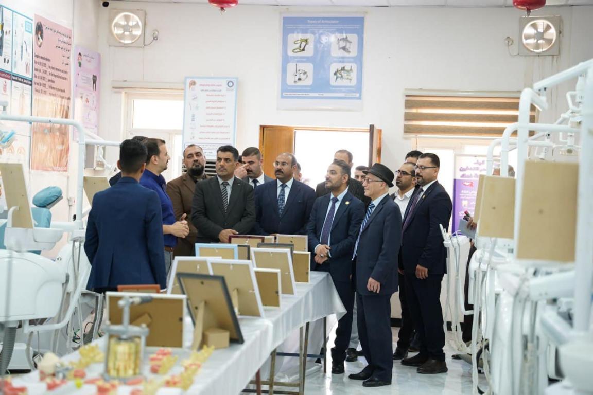 الجولة الافتتاحية لمعارض كليات جامعة اهل البيت عليهم السلام
